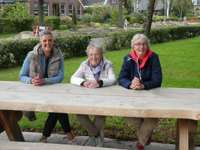 Oogstfeest 2023 Picknictafel 100 jaar Toneel